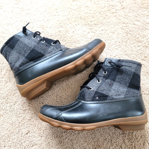 Sperry Saltwater Buffalo Check Duck Boot 9.5 - Picture 1 of 6